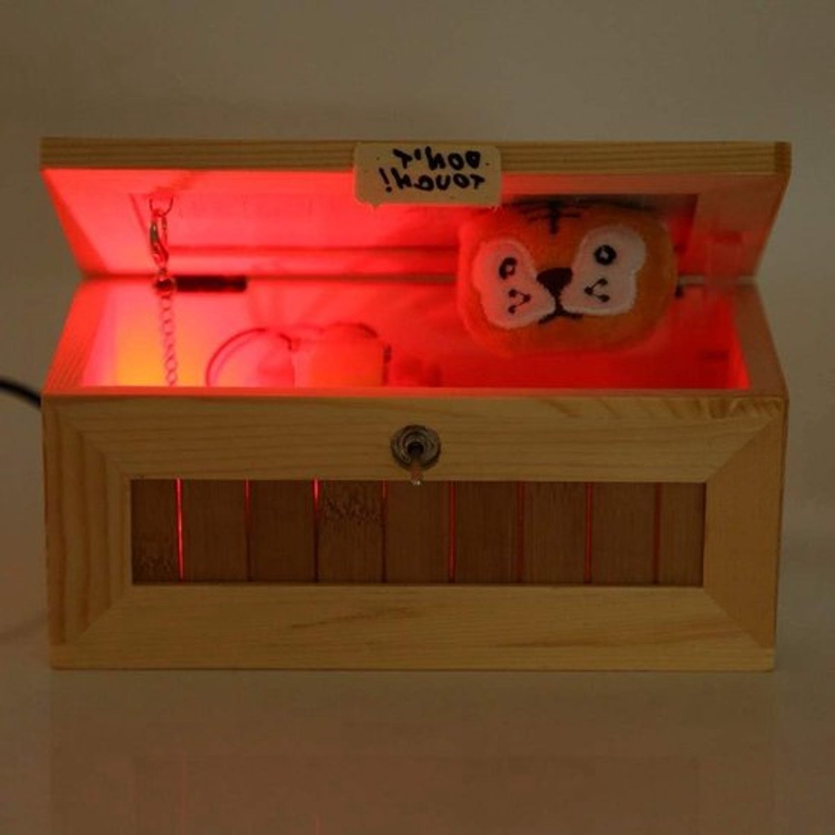 Nutteloze Doos, Houten Bureau Decoratie, Elektronisch Speelgoed, Stressverlichting, Verrassingen en Interactief Spel
