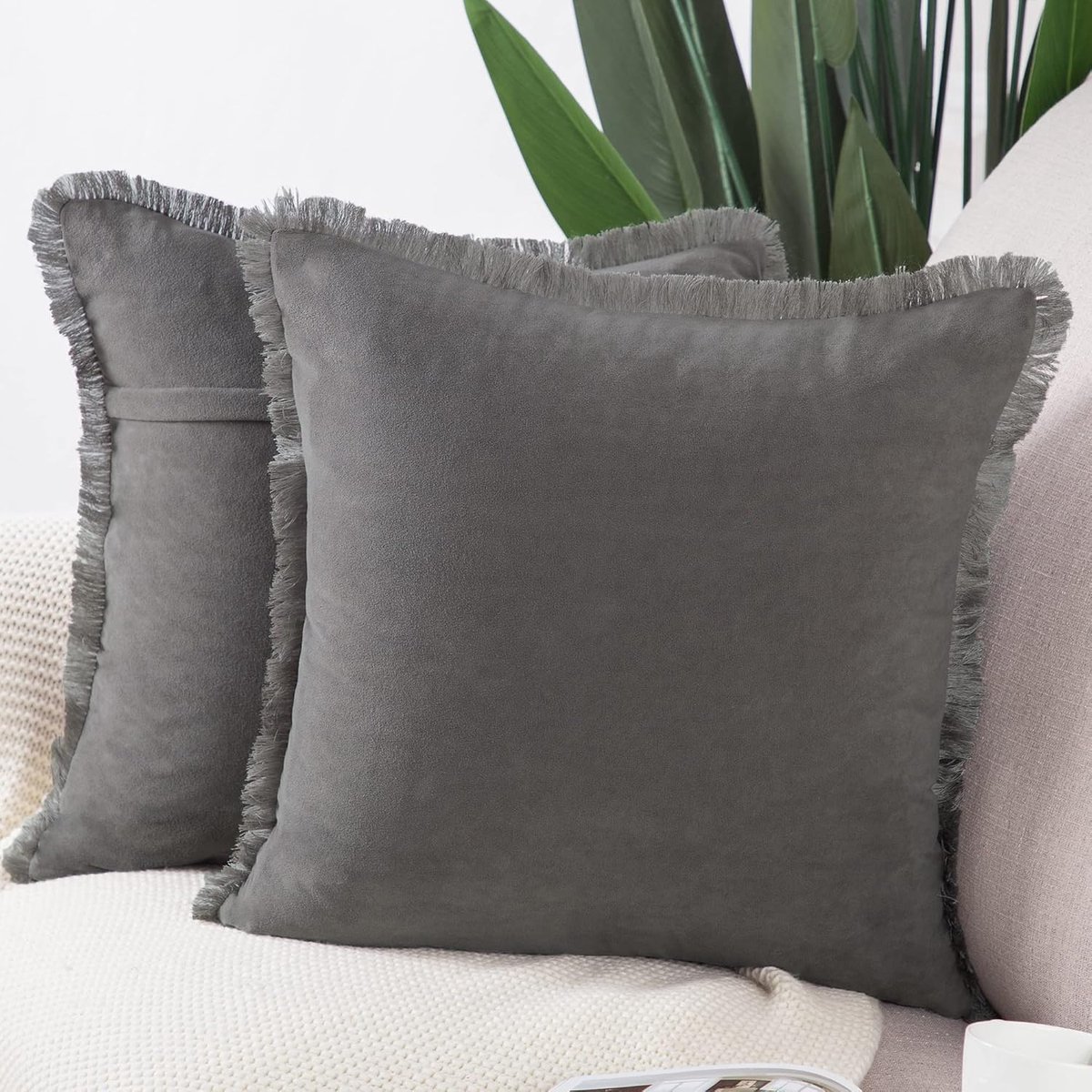 Kussenhoezen 55x55cm - Kort Suède - Grijs met Kwasten - Comfortabel voor Sofa of Slaapkamer - ShopVlot