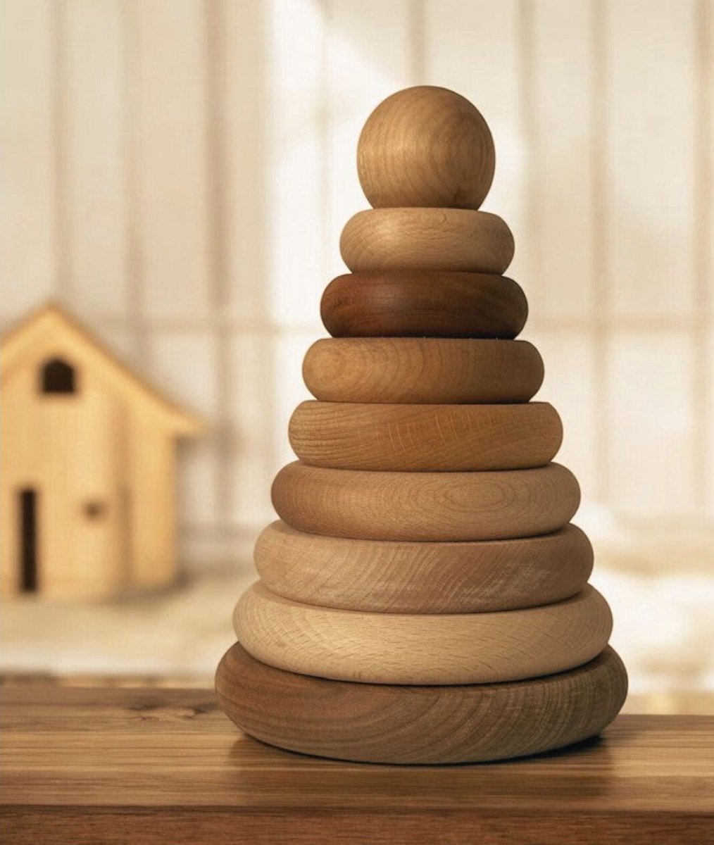 Ronde stapeltoren van hout