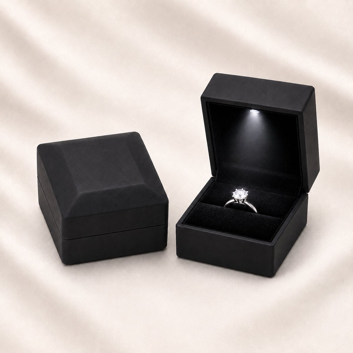 Ringdoosje met LED Licht – Zwart – Luxe Ringdoos voor Huwelijk, Verloving of Valentijnsdag