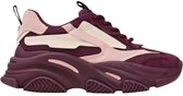 Bordeauxrode Steve Madden sneaker met roze en crèmekleurige accenten en dikke zool.