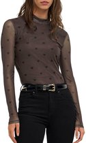 Bruin mesh shirt met lange mouwen en zwarte hartjesprint, hoge hals, gedragen door model.