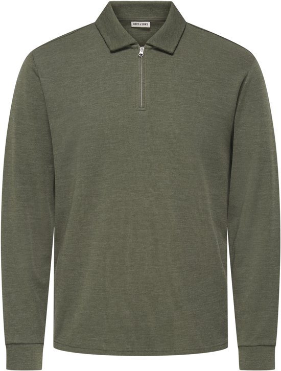 Donkergroen gemêleerd polo shirt met lange mouwen, opstaande kraag en zilverkleurige rits tot halverwege de borst. Merk: ONLY & SONS.