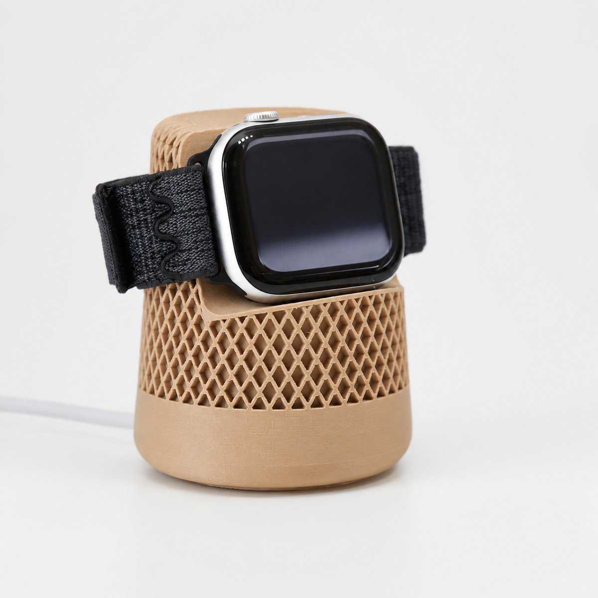 Skushy Apple Watch Oplaadstandaard HomePod Design - Apple Watch Houder - Laadstation - Nachtkastje Dock - Bureau Docking Station - Oplaadhouder - Kabel Organizer - Magnetische Oplader Houder - Smartwatch Stand - Latte