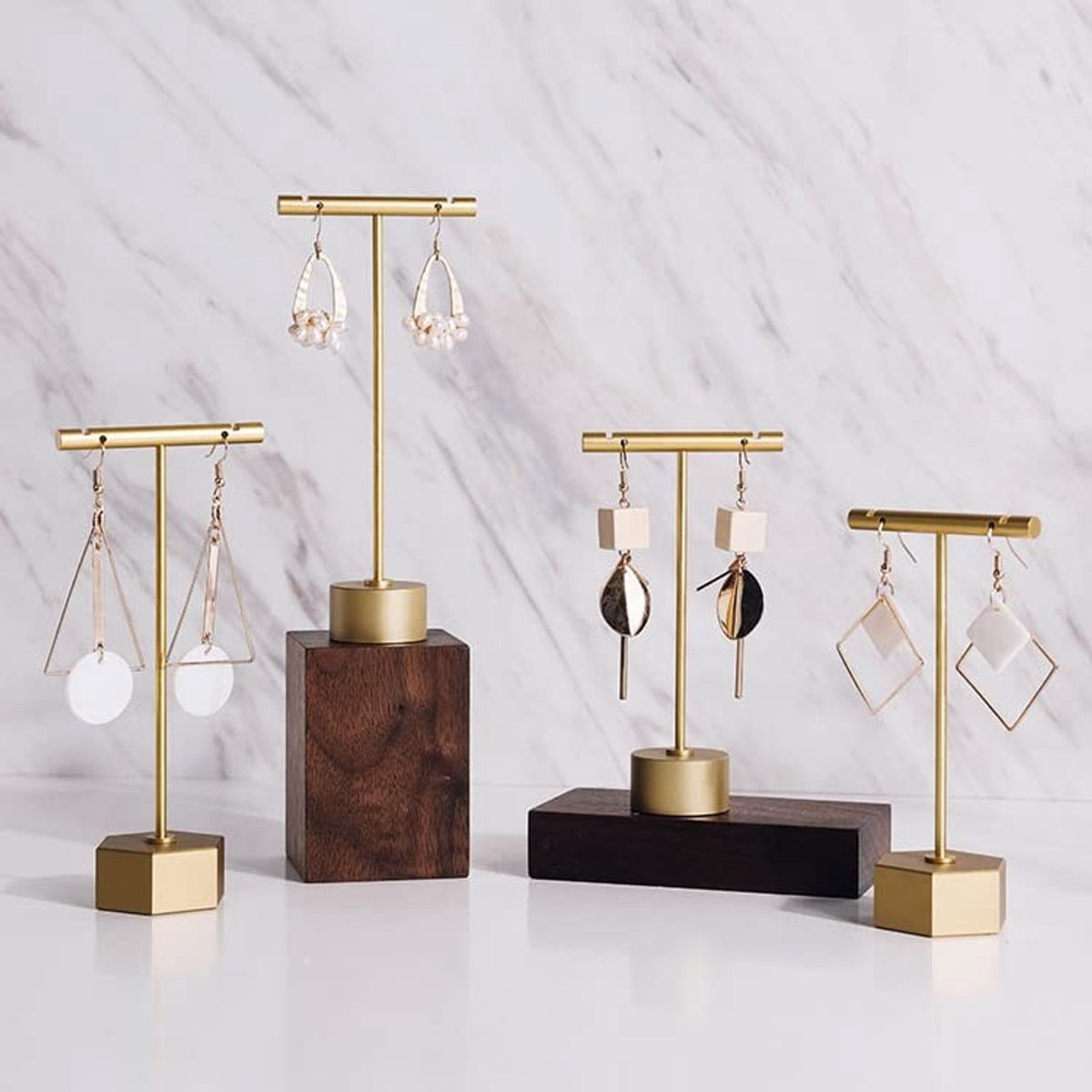 Dailygoods- Sieradenstandaard Gouden T-vorm - Oorbellenrekje - Sieradenhouder - Sieradenorganizer - Displayhouder - 11,4/13,5 cm hoog - Oorbelhouder