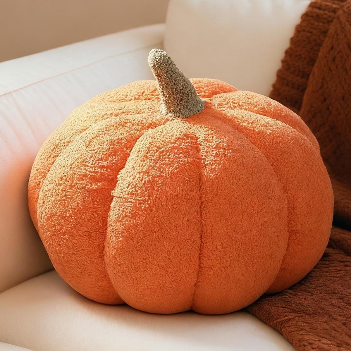 Decoratieve Pompoen Kussen in Oranje - Aesthetic Kussen voor Herfst, Sofa en Kinderkamer - 28 cm Rond Kussen van Teddy Velvet als Cadeau