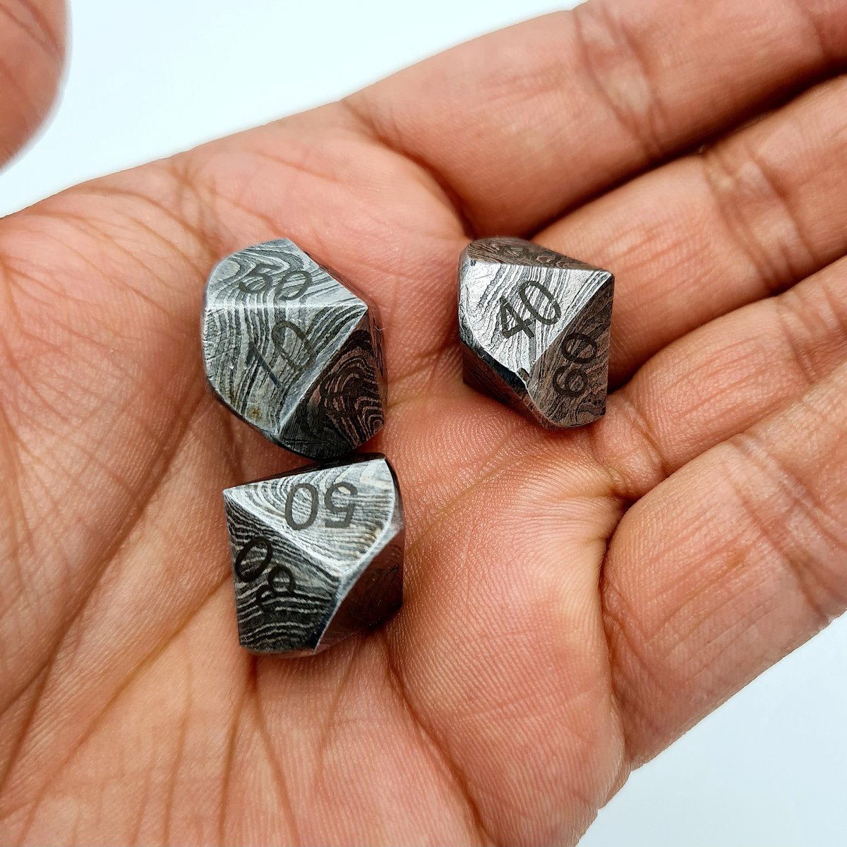 Omgoods - D10 Damask Stalen Dobbelsteen voor Spellen