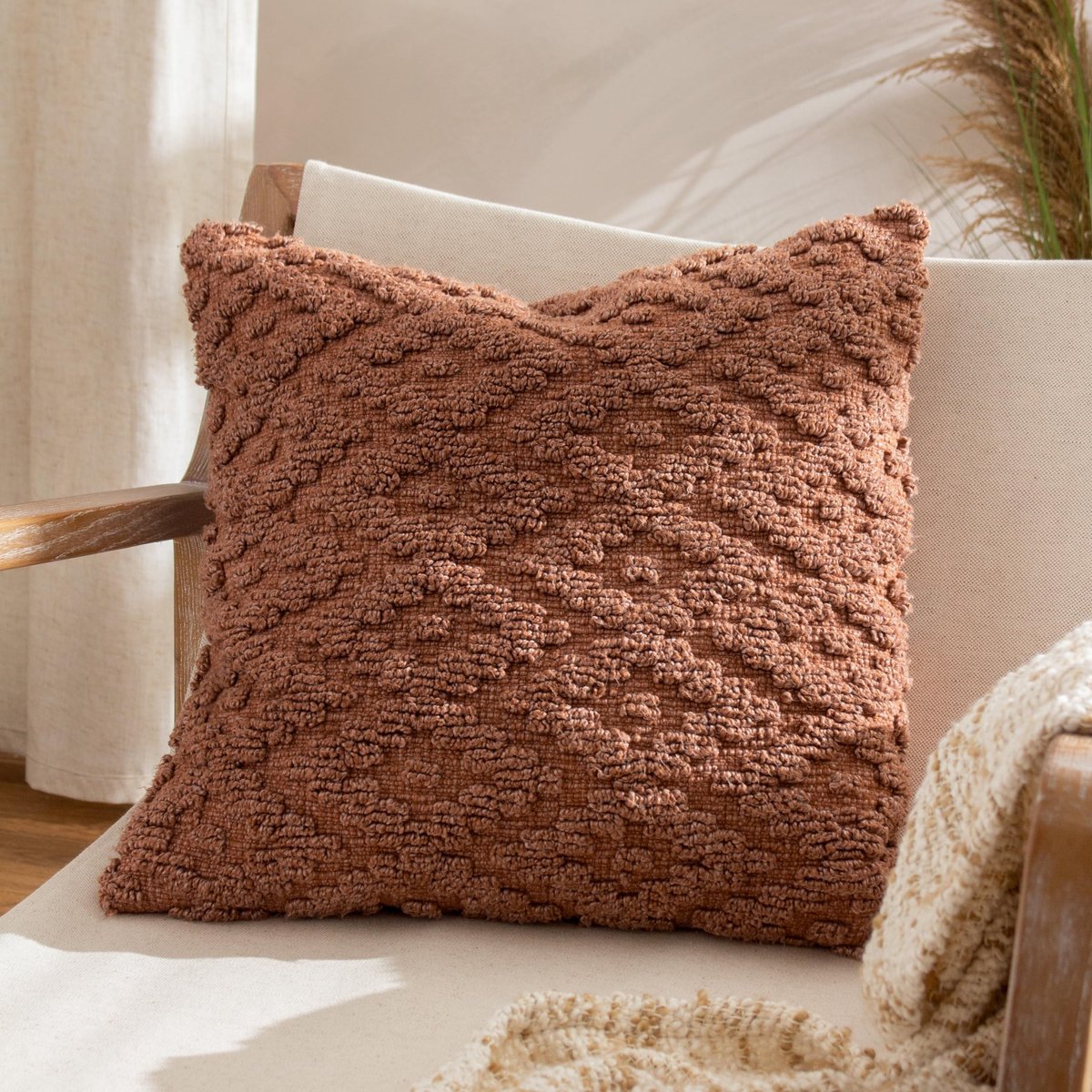 Omgoods - Grof Getextureerd Sierkussen met Veren Vulling Gebakken Aarde 50x50cm