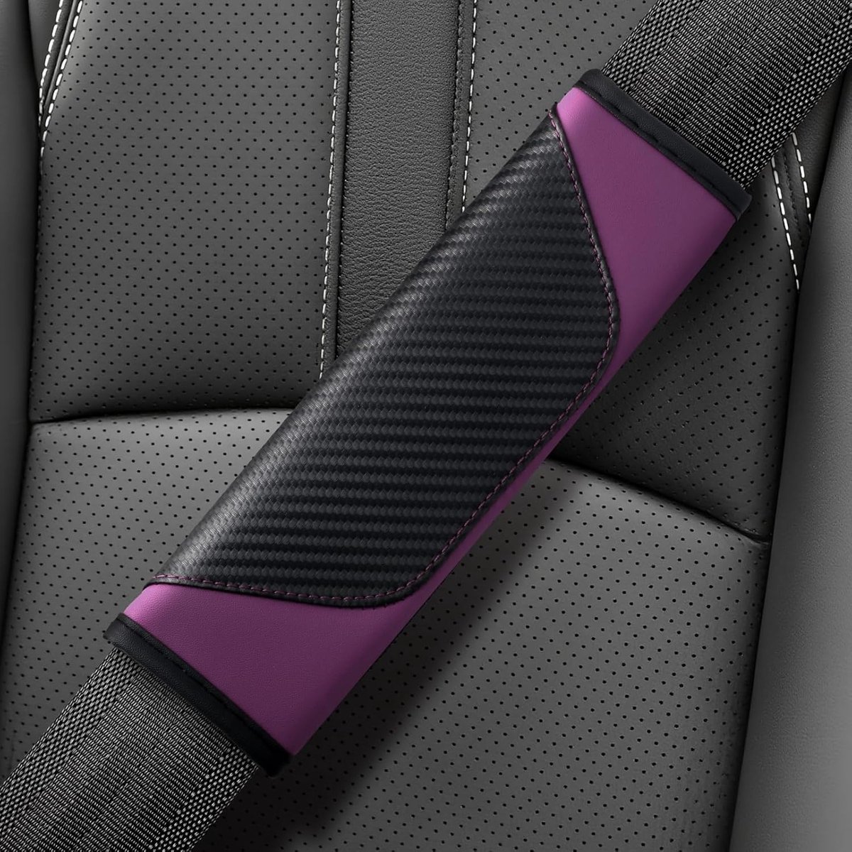 Veiligheidsgordelkussens voor auto, schouderbescherming met koolstofeffect, zacht en ademend kunstleer voor meer rijcomfort, voor volwassenen en kinderen (paars)