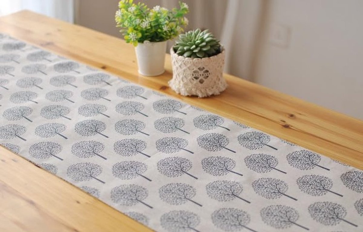 Omgoods - Linnen Tafelloper Moerbeibomen Beige, 30 x 200 cm