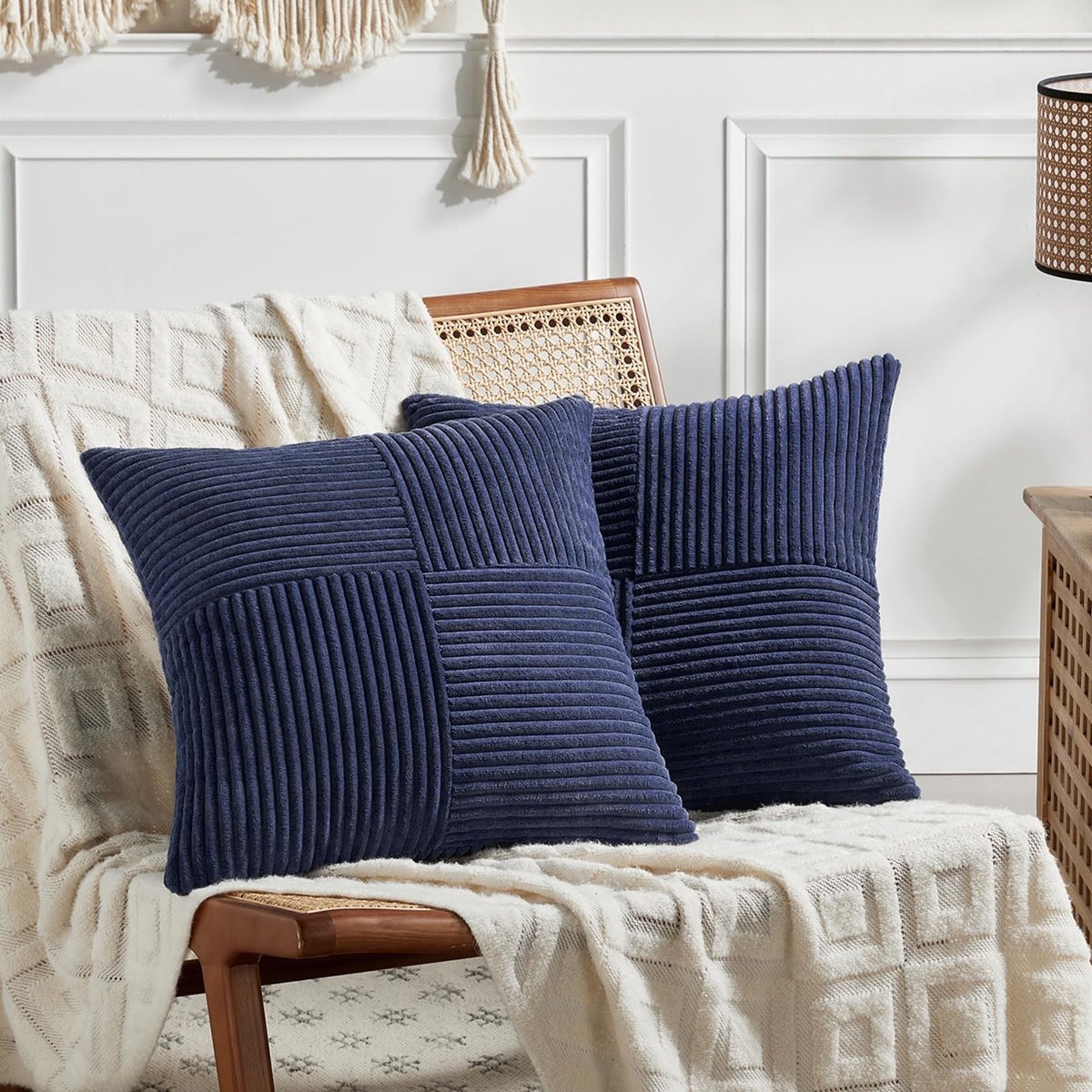 Omgoods - Set van 2 Corduroy Kussenhoezen Donkerblauw 65x65 cm - Zacht Gestreepte Decoratie