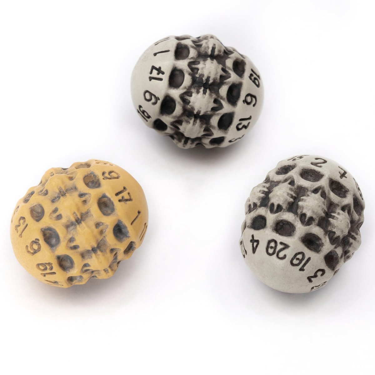 Omgoods - Set van 3 D20 Dobbelstenen met Skull & Bone Design voor RPG Spellen