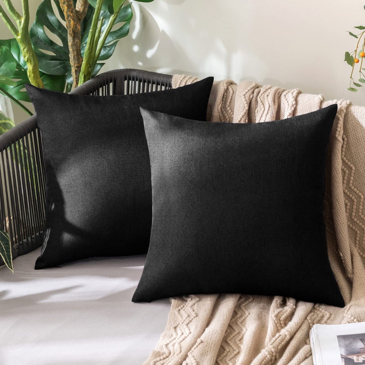 Omgoods - Set van 2 Waterdichte Kussenhoezen Zwart 50x50cm Polyester Linnenlook