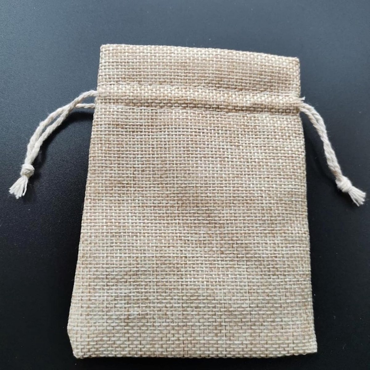 Geschenktasjes met trekkoord - Linnen zakjes - Kleine spullen opbergen - Natuurlijk linnen materiaal - 100 stuks - Natuurlijk