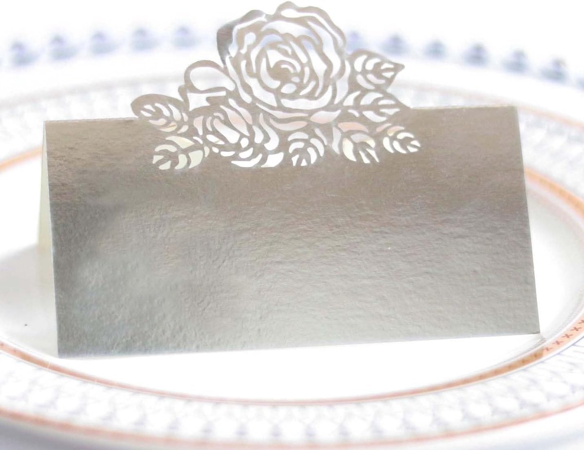 plaatskaartjes 50 stuks blanco naamkaartjes met 3D roos bloemen motief, naambordjes, naamkaartjes, holle zitnummerkaartjes voor bruiloften, feestdecoratie, banketten, dopen