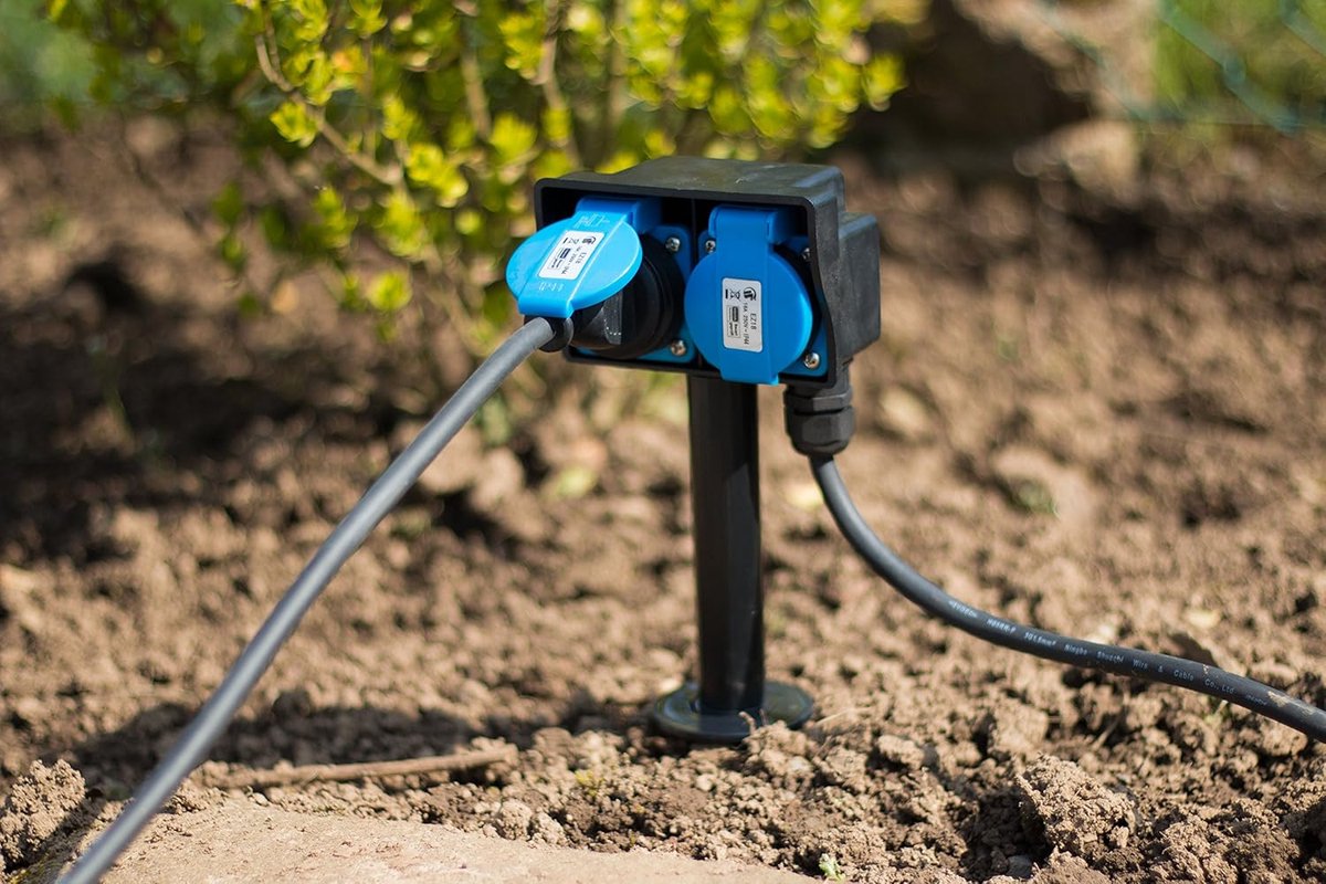 Buiten Verdeelstekker met Grondpen - 1,4 m Kabel - Spatwaterdicht - 2-voudig Outdoor Stopcontact
