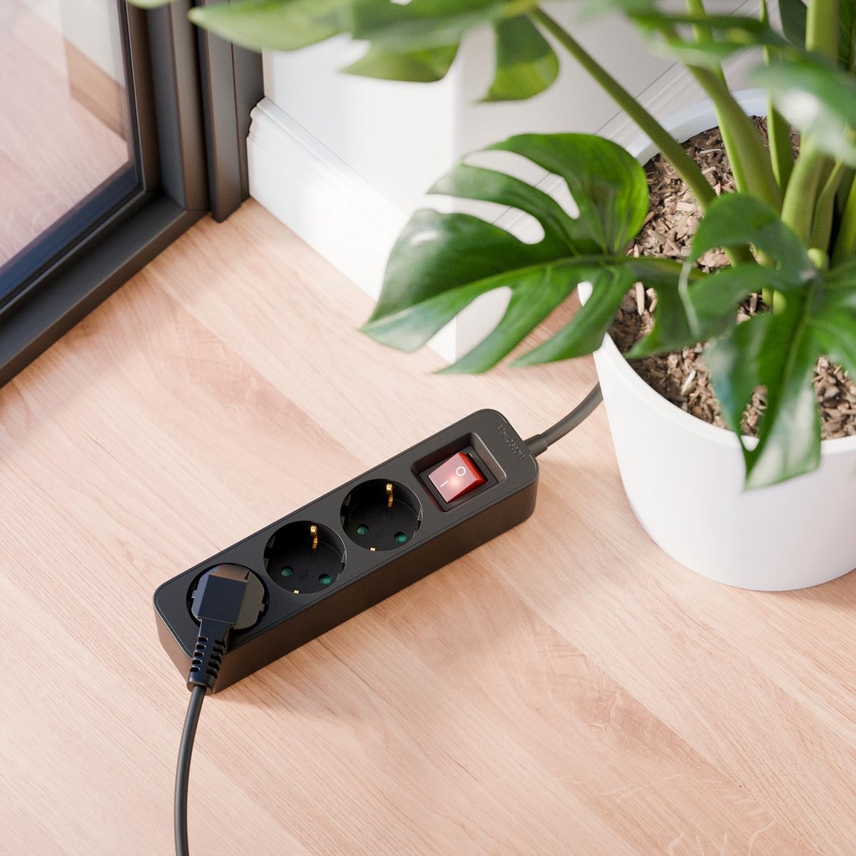 SnelShoppen - 3-Voudige Stekkerdoos met Platte Stekker - 3,0m Kabel met Aan/Uit Schakelaar - Ideaal voor Achter Meubels en in Beperkte Ruimtes - 3680W