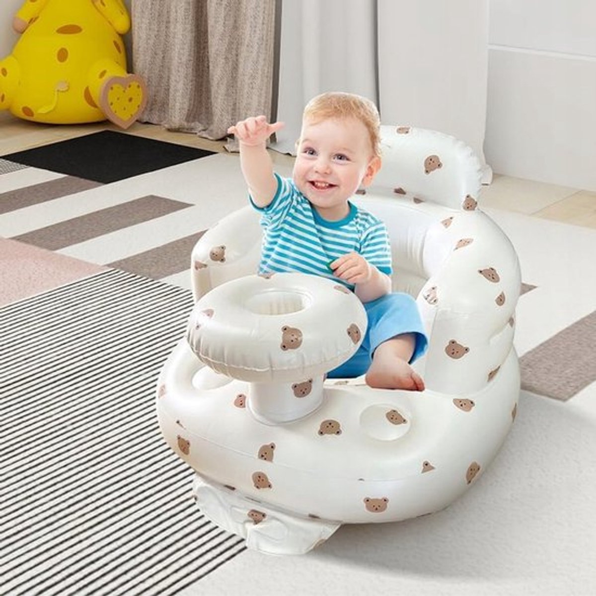 Opblaasbare stoel - Omhullend ontwerp - PVC - Schattige berenafbeelding - Ingebouwde luchtpomp - Geschikt voor baby's van 3 tot 36 maanden oud