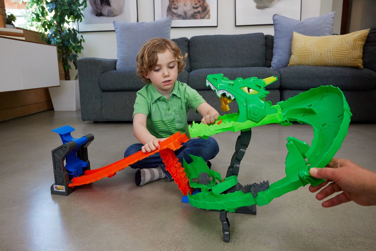 Hot Wheels Monstertrucks - Haaien vs. Dino's Draak Vernietiging Speelset en 2 Speelgoedtrucks — cadeau in Spellen & Speelgoed - foto 5