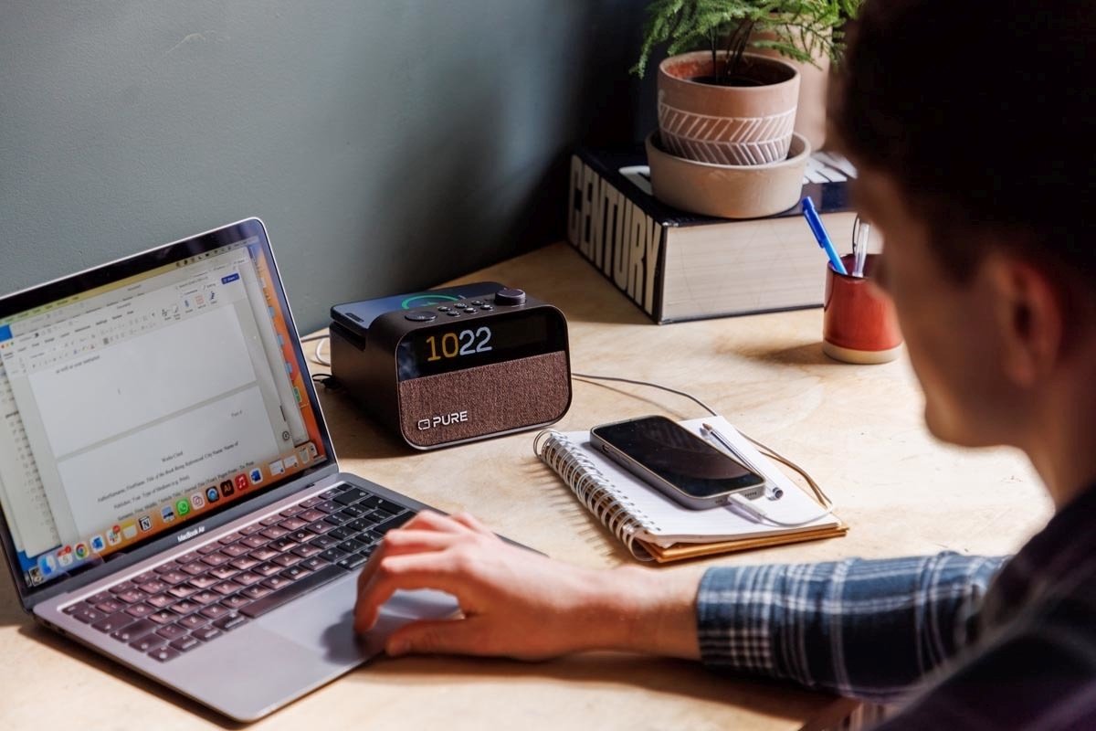 Simulateur D'aube PURE Moment Charge Coffee - Radio-réveil Noir - Neuf