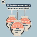 Drie zilveren Pasper roestvrijstalen pannen met informatie labels.