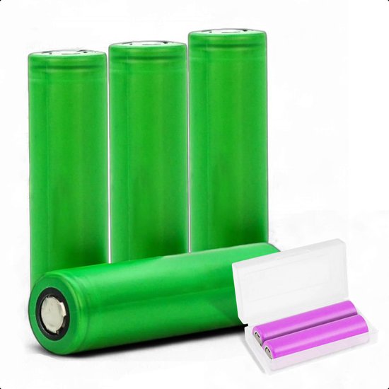 Vier groene 18650 batterijen. Twee paarse batterijen in een kleine houder.