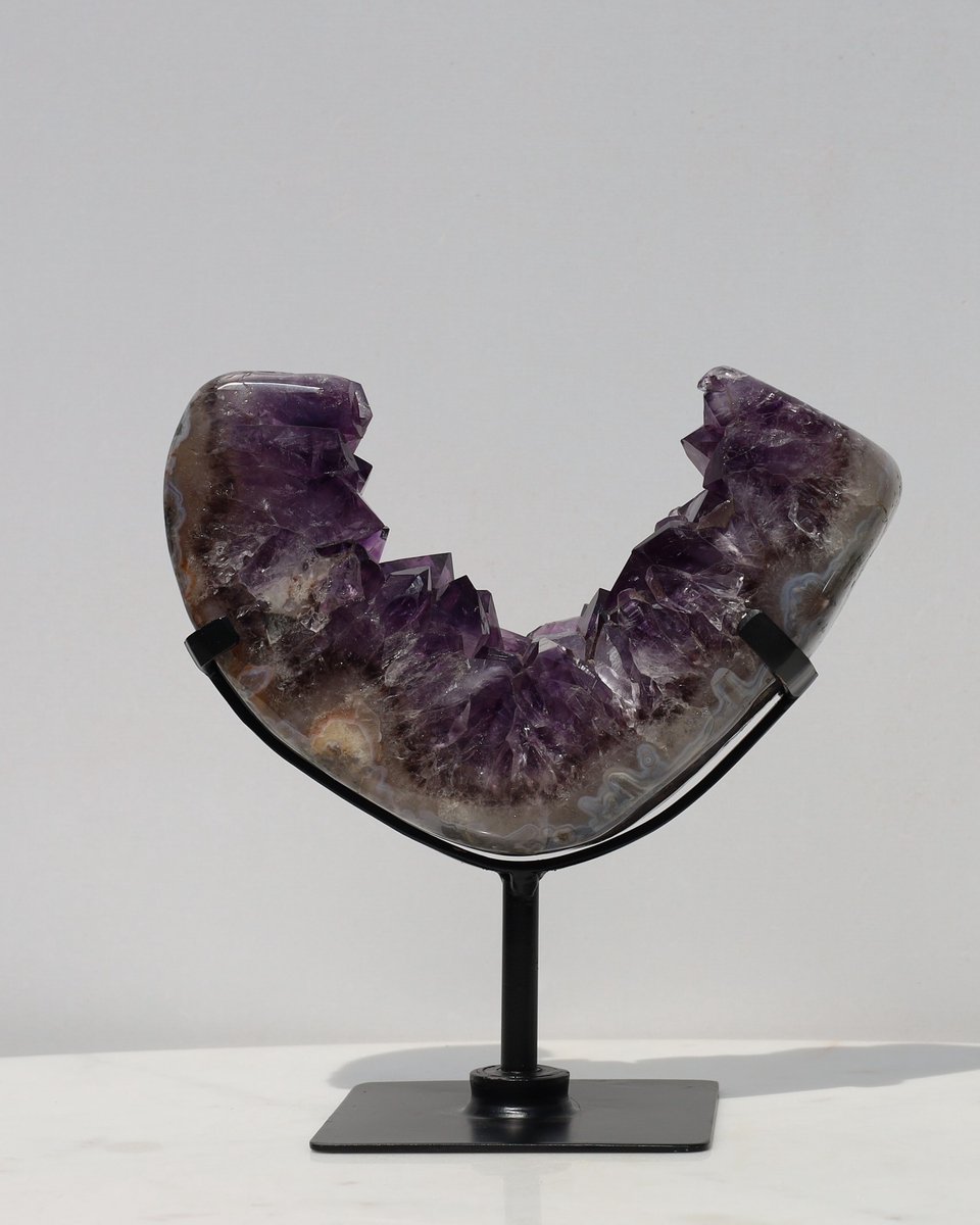 Unique Gemstones - Amethist op standaard - Edelstenen en Mineralen - Kristallen - Spiritualiteit - Woondecoratie