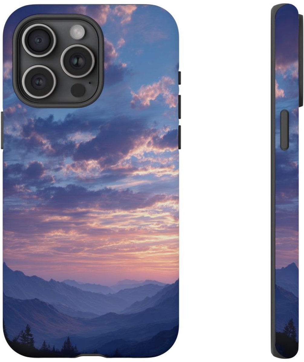 Zonsopgang in de Bergen – Telefoonhoesje Geschikt voor iPhone 15 Pro Max