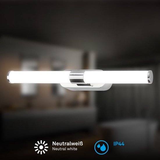 Verlichte chromen wandlamp met neutraal wit licht en IP44-spatwaterdichte certificering.