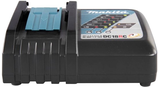 Zwarte Makita DC18RC lader met turquoise laadstation, gezien vanaf de zijkant rechts.