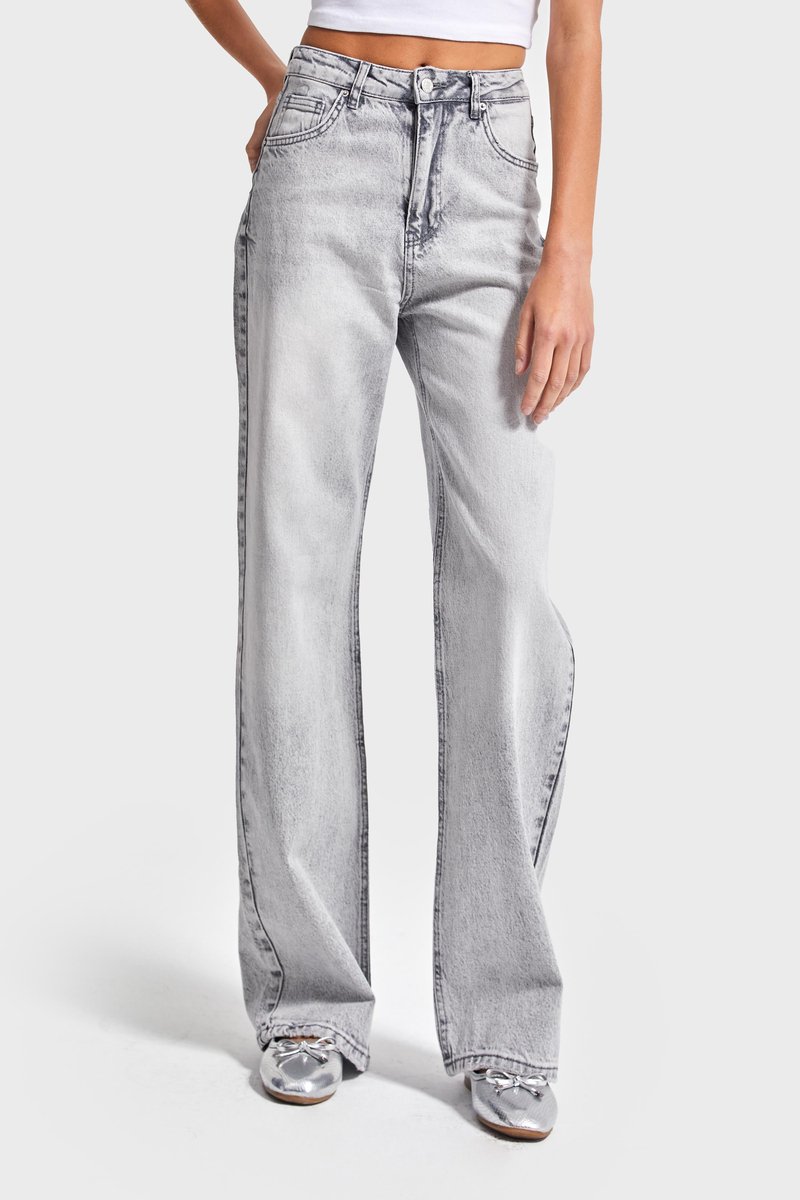 It's Basic - Straight High Rise Jeans - Light Gray