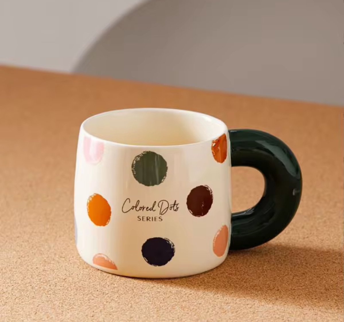 Colored Dots Keramische Mok - 480ml - Groen - Met Gekleurde Oor - Inclusief Geschenkverpakking