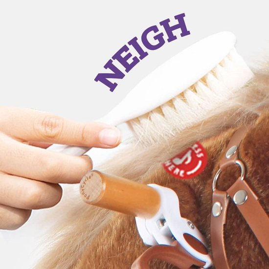 PonyCycle Unicorn Horse Toy Nutrition & Care Set, 5 Piece Assortment. Care Brush, Pet Brush, Carrot, Stickers, Name Plate, Girl Children Model U and Model van ponycycle — afbeelding 3
