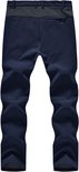 Volledige donkerblauwe outdoorbroek met twee voorzakken en een donkergrijs deel aan de bovenkant.