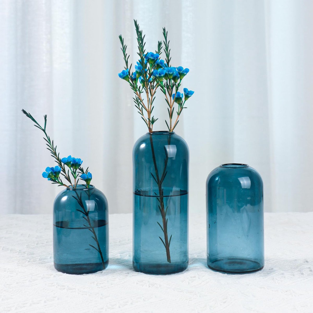 IMPERATORIS® Glazen Vazen / Glazen Flessen – Mini Decoratieve Vaas Flesjes – Helder Glas – Inclusief Strik – 3 Stuks – 17.8 x 7.6 x 25.4 cm – Himmelblauw