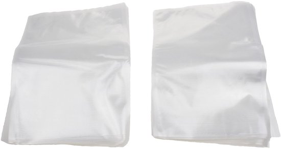 Deux piles de sacs sous vide transparents avec motif côtelé.