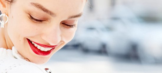 L'Oréal Paris Infaillible 24H Lipstick - Langhoudende 2-staps Lipstick met Vitamine E - 215 Wine O Clock - Rood - 5.7ml