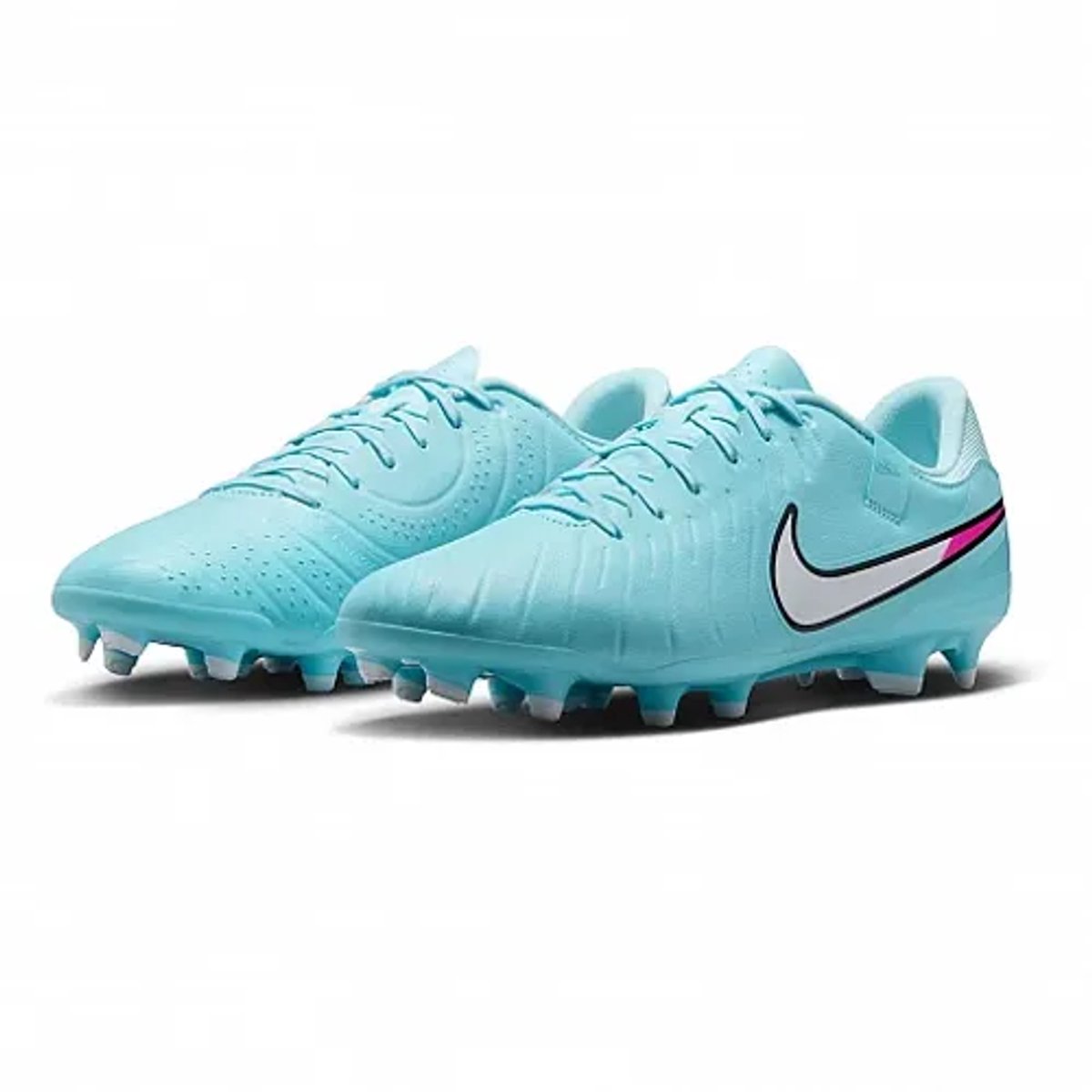 Nike Jr. Tiempo Legend 10 Academy voetbalschoenen in lichtblauw met zwarte en roze details, maat 34, ontworpen voor comfor...