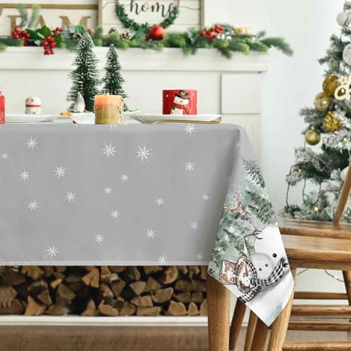 Kerst Tafelkleed met Sneeuwvlokken en Herten - 140x220 cm