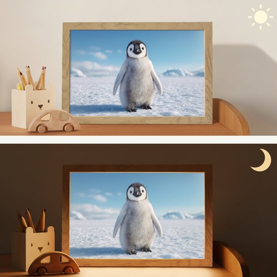 Nachtlampje 30x20 cm - Kinder lamp - Pinguïn - Sneeuw - Landschap - Wit - Tafellamp kinderkamer - Slaapkamer lamp - Bedlamp kinderen - Kinderlampje stopcontact - Wandlamp babykamer - Nachtlampjes van Apixiel — afbeelding 4