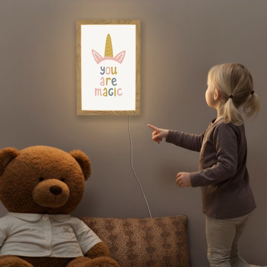 Nachtlampje 20x30 cm - Kinder lamp - Eenhoorn - Quote - Roze - 'You are magic' - Tafellamp kinderkamer - Slaapkamer lamp - Bedlamp kinderen - Kinderlampje stopcontact - Wandlamp babykamer - Nachtlampjes van Merkloos — afbeelding 5
