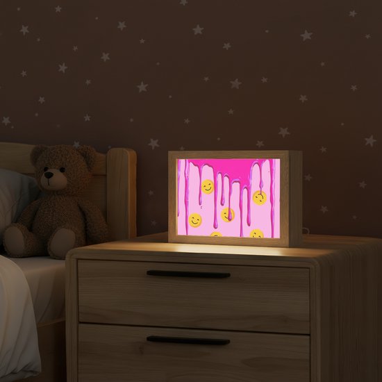 Nachtlampje 20x15 cm - Kinder lampje - Smiley - Roze - Glazuur - Tafellamp kinderkamer - Slaapkamer lamp - Bedlamp kinderen - Kinderlampje stopcontact - Wandlamp babykamer - Nachtlampjes van Merkloos — afbeelding 2
