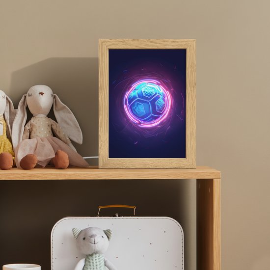 Nachtlampje 15x20 cm - Kinder lampje - Voetbal - Sport - Blauw - Paars - Tafellamp kinderkamer - Slaapkamer lamp - Bedlamp kinderen - Kinderlampje stopcontact - Wandlamp babykamer - Nachtlampjes van Merkloos — afbeelding 3