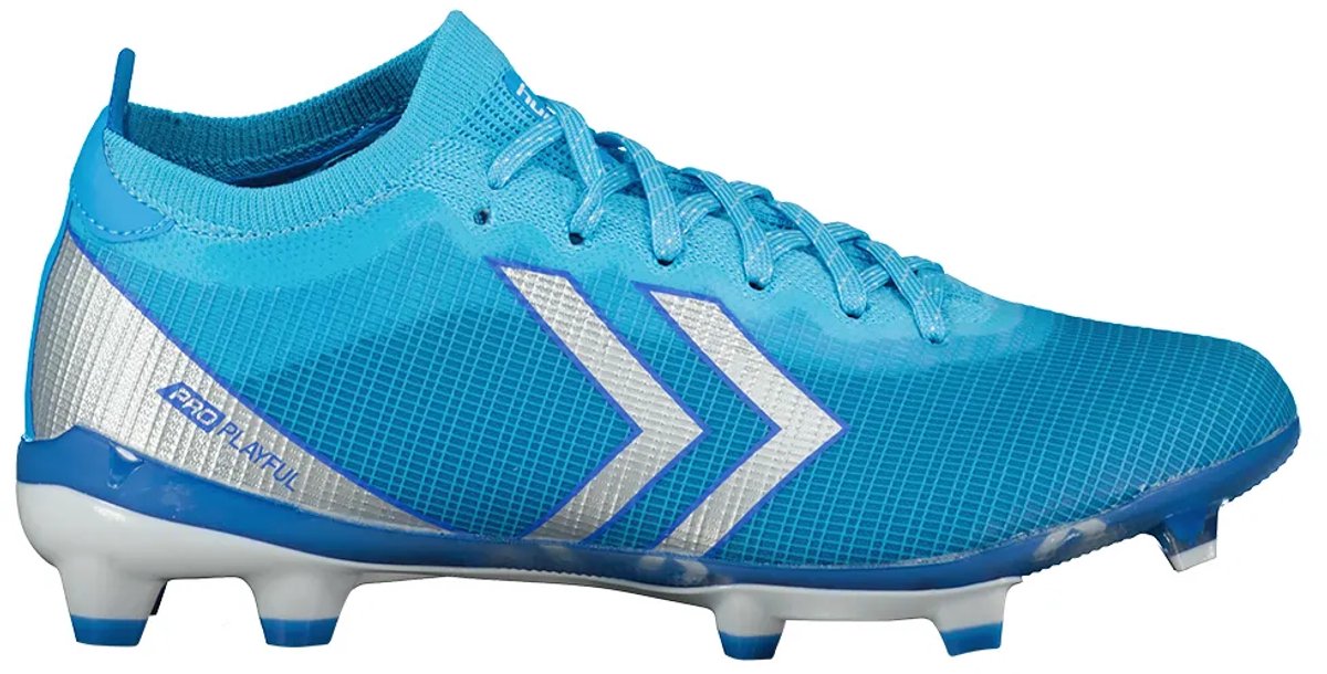 HUMMEL Pro Playful voetbalschoenen in blauw, met een modern ontwerp en opvallende zilveren details, maat EU 37.