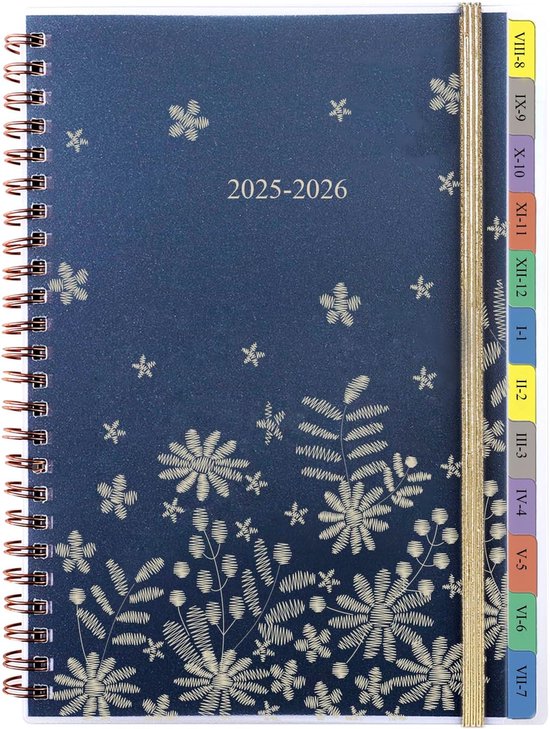 Donkerblauwe Famanu agenda 2025-2026 met gouden bloemenprint, gouden elastische sluiting, maandelijkse tabbladen.