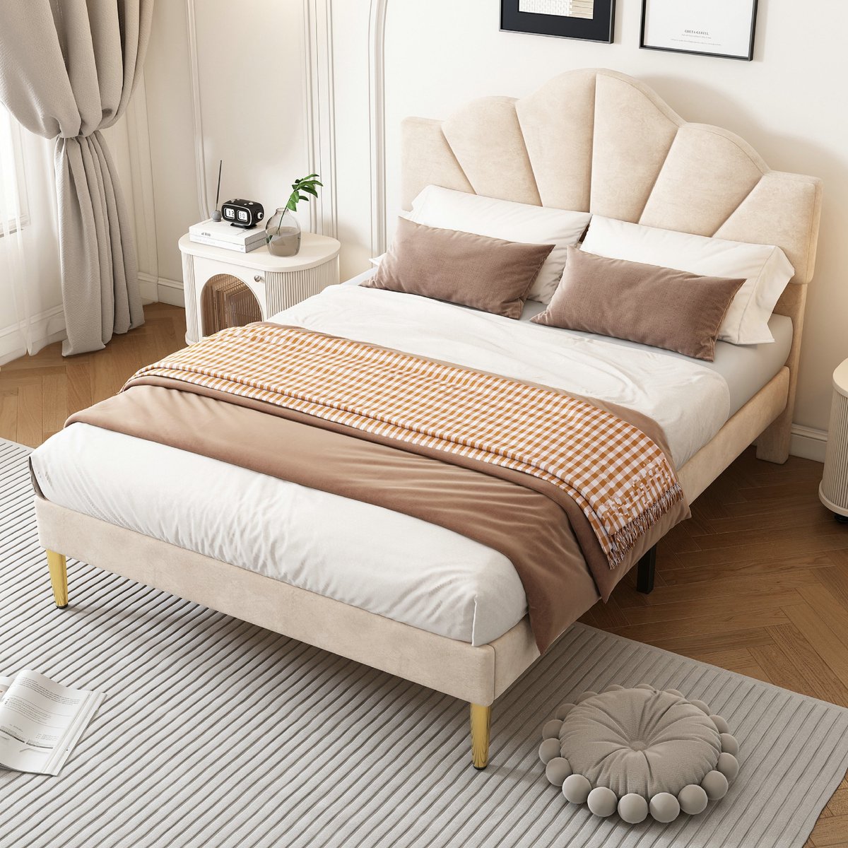 Strovea Fluwelen gestoffeerd bed, 140*200 cm, tweepersoonsbed, schelpachtig bed met gouden ijzeren poten, in hoogte verstelbaar hoofdeinde, houten lattenrost,Beige