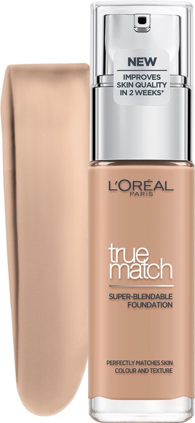 L'Oréal Paris True Match foundation met een swathe van beige foundation ernaast.