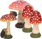 Decoratie paddenstoelen setje met 2x gewone paddenstoelen van 13 cm - 1x van 15 cm - 1x vliegenzwam van 11 cm met een egeltje