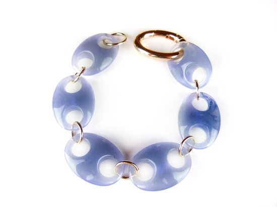 Armband Model Oval met licht blauwe acryl schakels