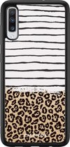 Casimoda® hoesje - Geschikt voor Samsung Galaxy A70 - Luipaard strepen - Zwart TPU Backcover - Luipaardprint - Bruin/beige